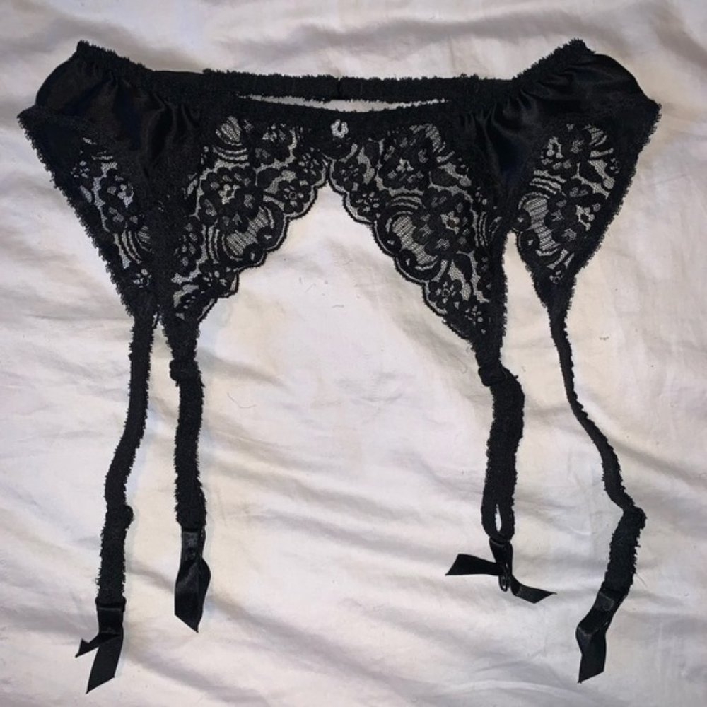 CHRISTIAN DIOR Vintage Black Lace Garter Belt XS/S